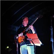 Guitariste pro, enseignant au conservatoire, méthodologie adaptative et prouvée efficace.